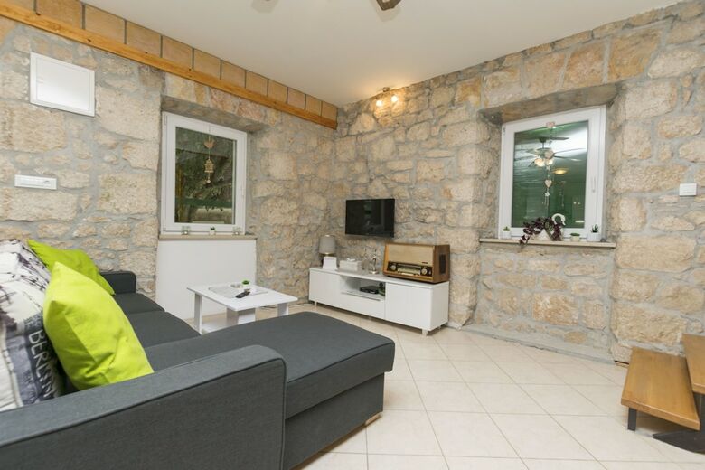 Apartamentos House Ante