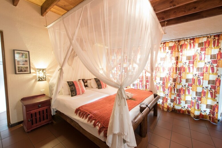 Posada Sefapane Lodges And Safaris