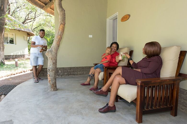 Posada Sefapane Lodges And Safaris