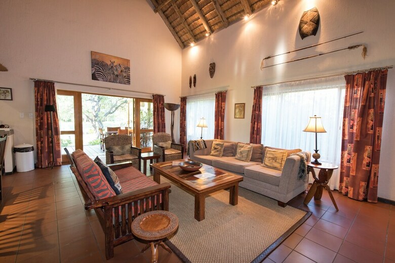 Posada Sefapane Lodges And Safaris