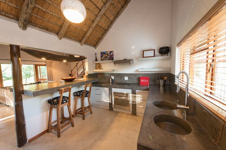 Posada Sefapane Lodges And Safaris