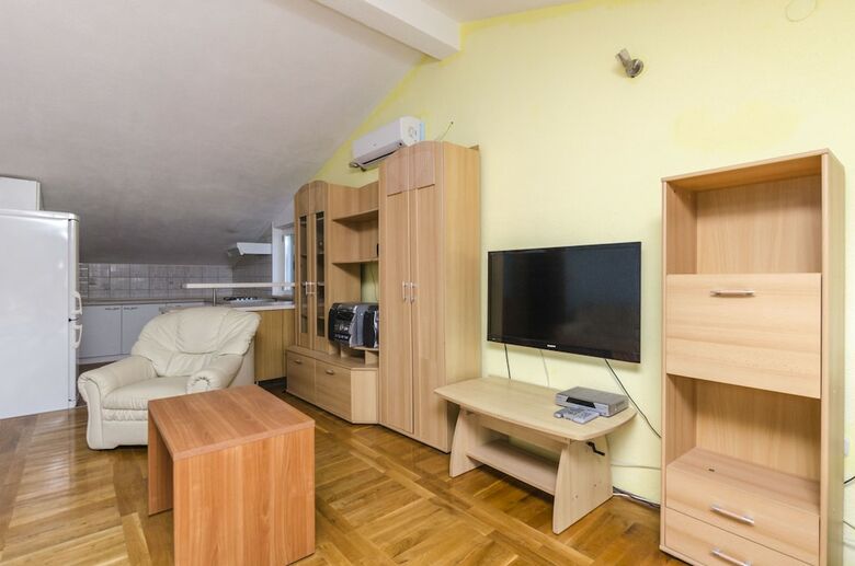 Apartments Ivo