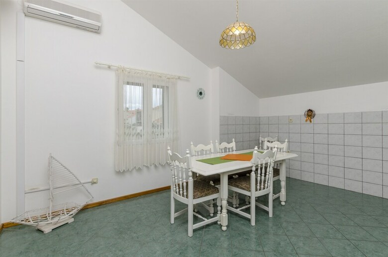 Apartment And Rooms Mate