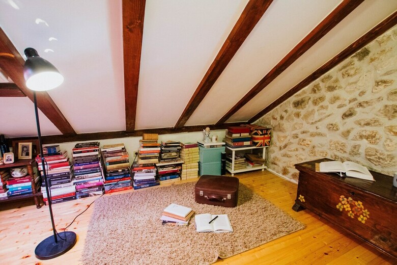 House Jakov