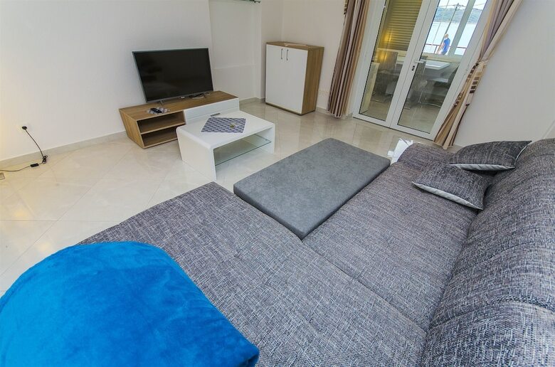 Apartments Karlo