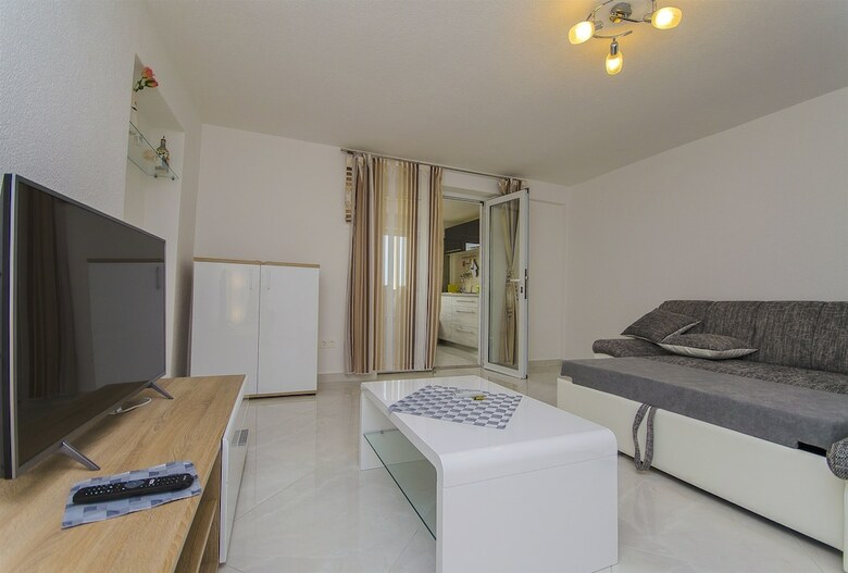 Apartments Karlo