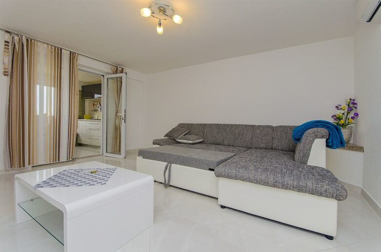 Apartments Karlo
