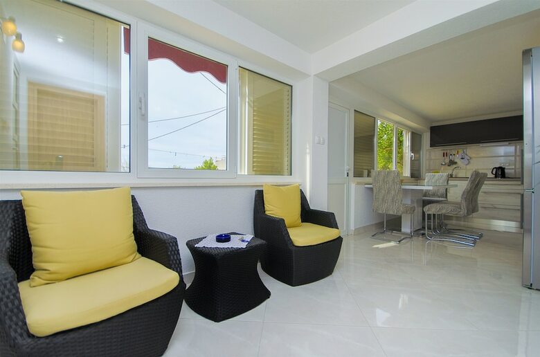 Apartments Karlo
