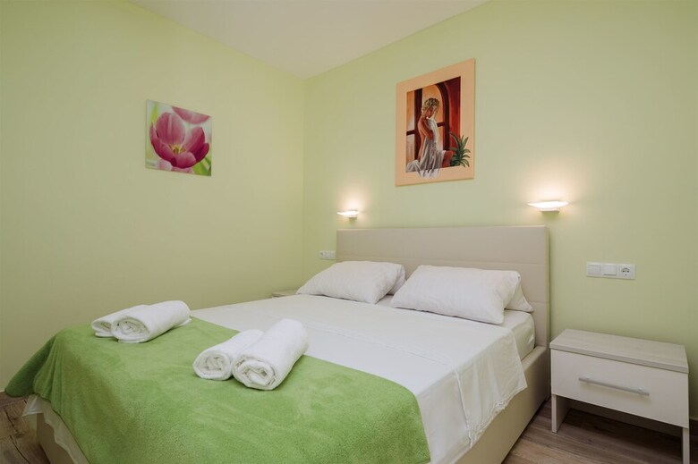 Apartments And Room Alen