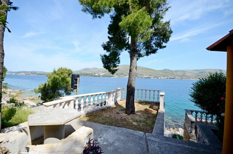 House Jakov