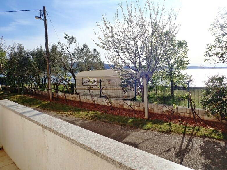 Apartments Sidro-by The Sea