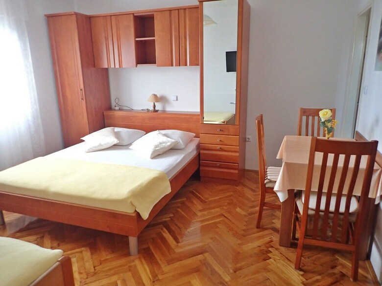 Apartments Sidro-by The Sea