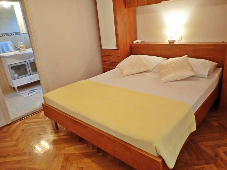 Apartments Sidro-by The Sea