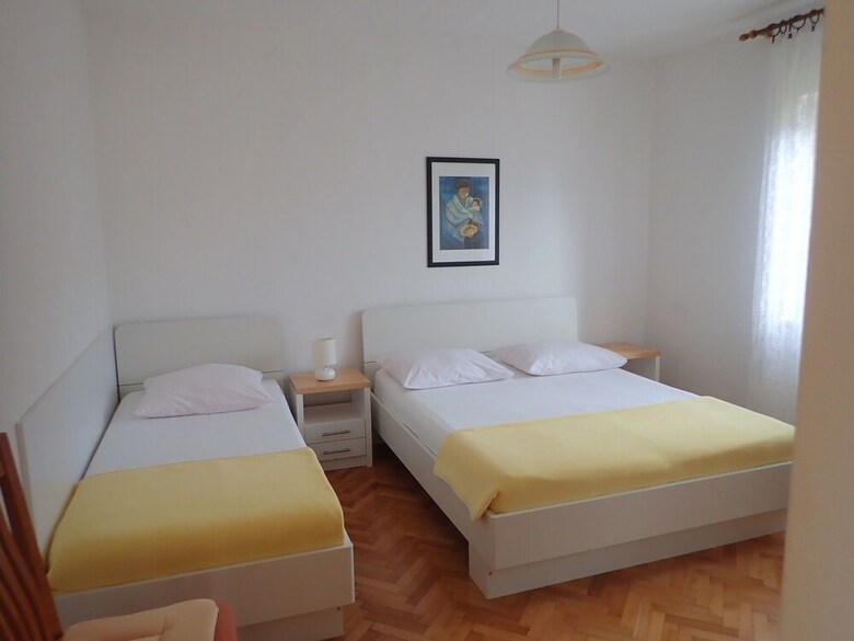 Apartments Sidro-by The Sea
