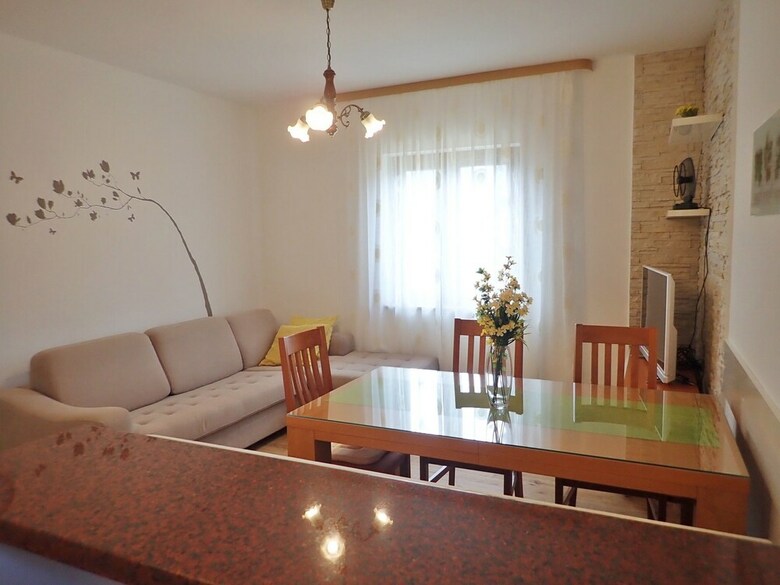 Apartments Sidro-by The Sea