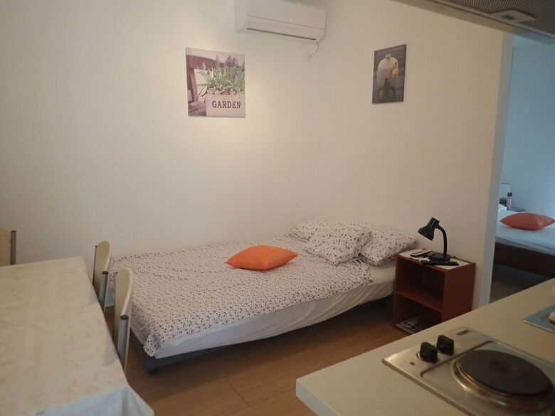 Apartments Studio "jasna"-150 M From The Beach