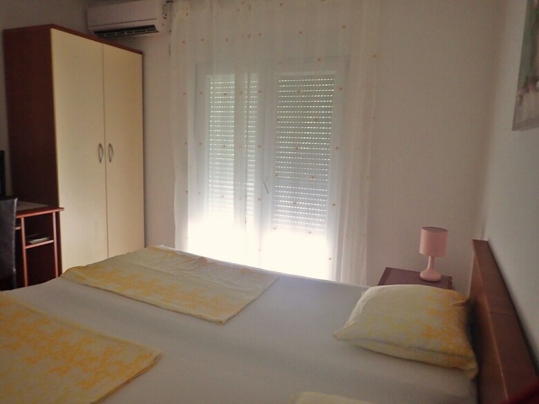 Apartments Studio "jasna"-150 M From The Beach