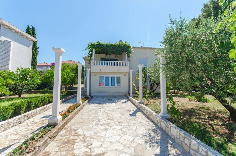 Apartments Maja