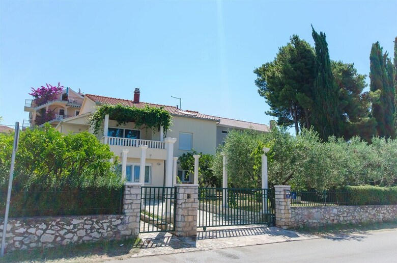 Apartments Maja
