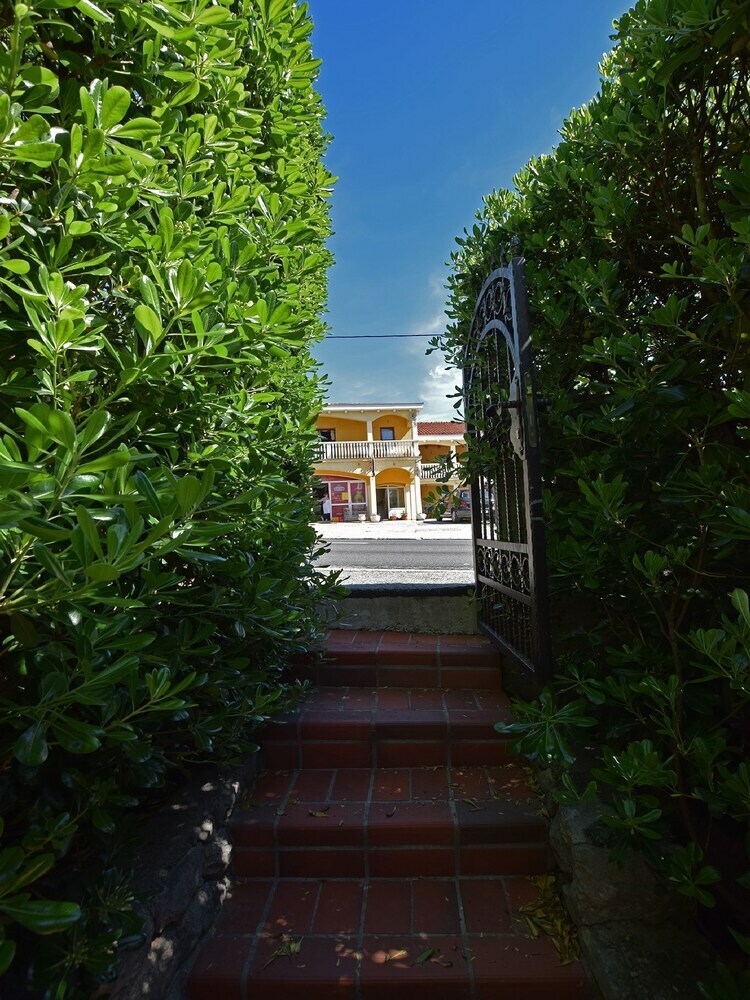 House Mungo-private Garden And Close To The Beach