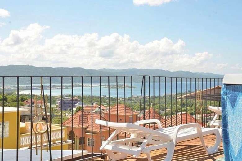 Bed & Breakfast Sea Breeze Rentals