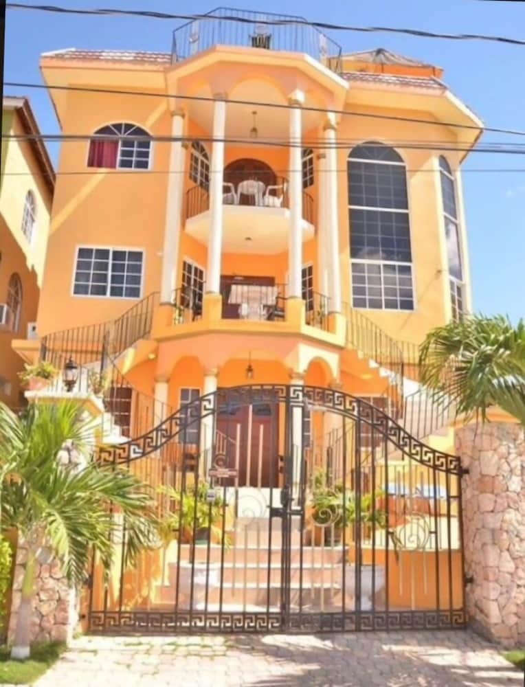 Bed & Breakfast Sea Breeze Rentals