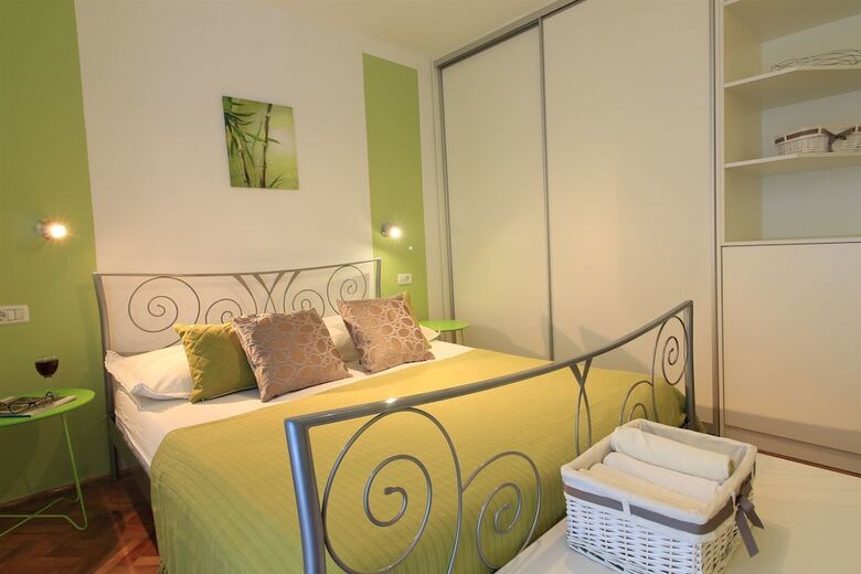 Apartments Ena