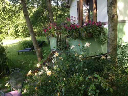 Bed & Breakfast Roulottes Du Rouard