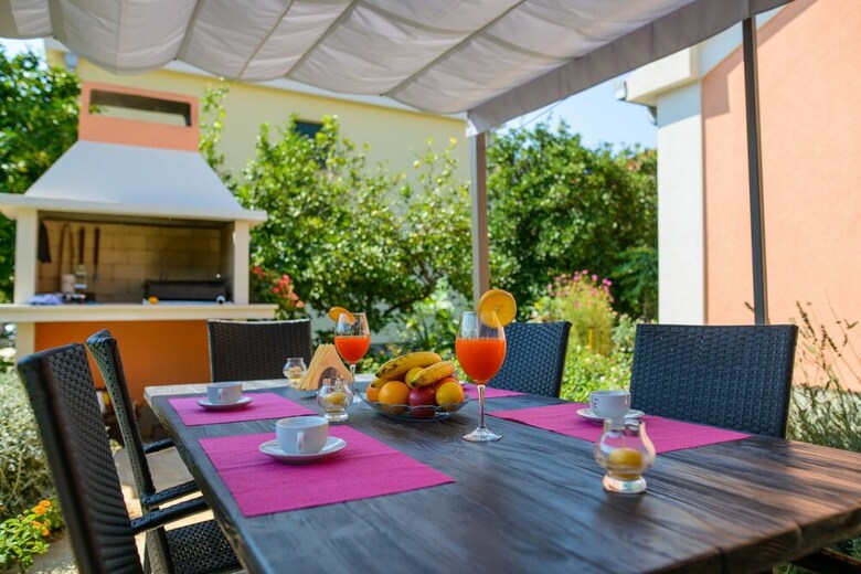 House Mirjana