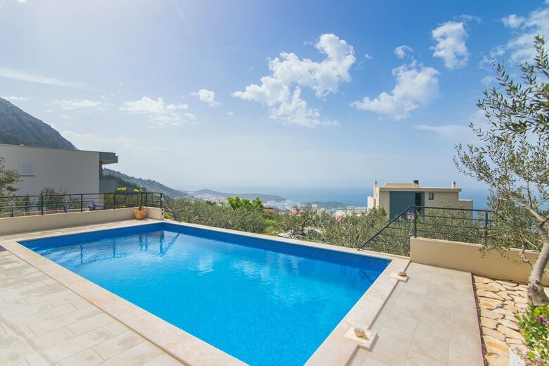 Apartamentos House Arija