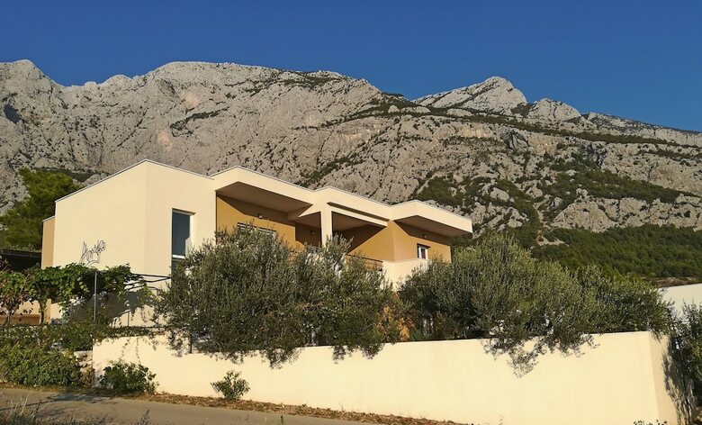 Apartamentos House Arija