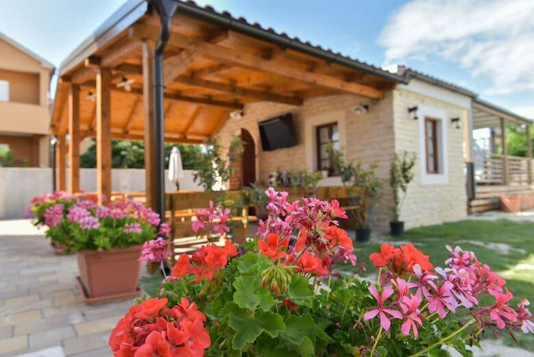 Apartments Medanic