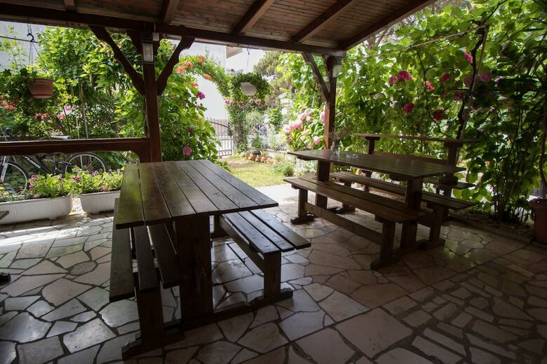 Apartment And Room Marica