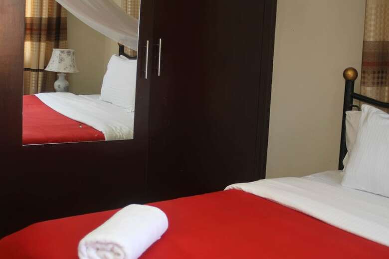 Hotel Karibu Bb Suites