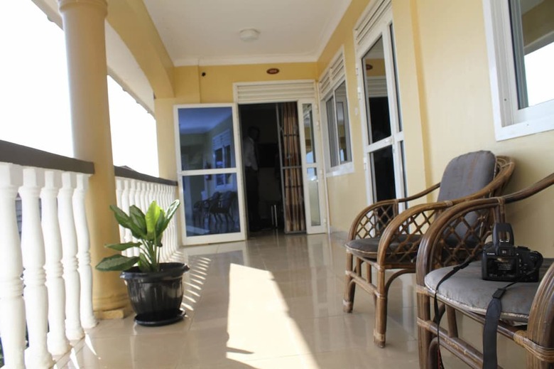 Hotel Karibu Bb Suites