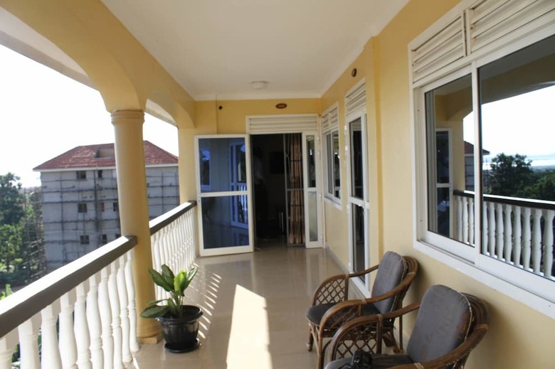 Hotel Karibu Bb Suites