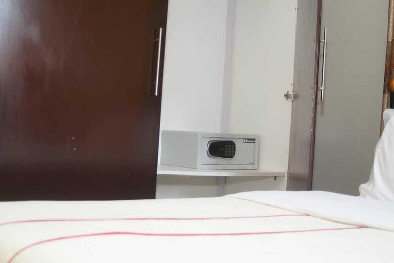Hotel Karibu Bb Suites