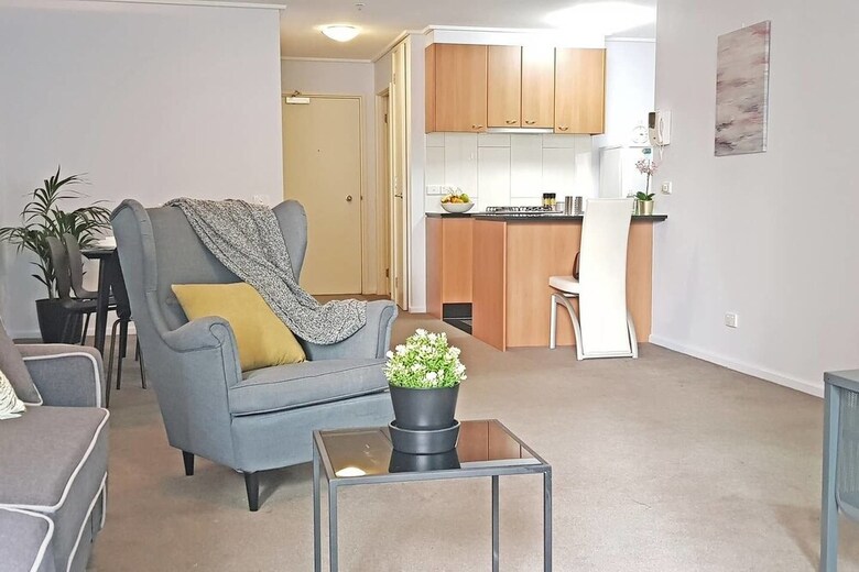 Apartamento The Summit � Chic High Rise Condo With Skyline View Balcony