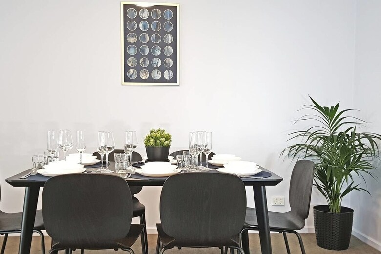 Apartamento The Summit � Chic High Rise Condo With Skyline View Balcony