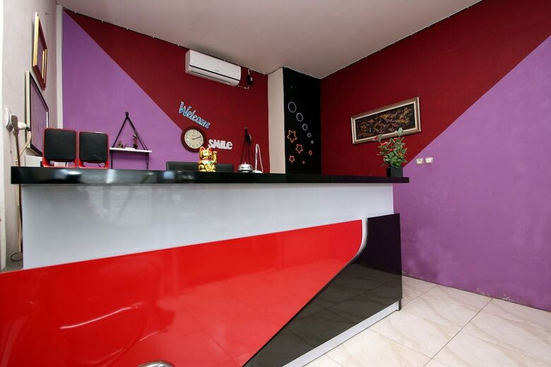 Hostal Oyo 933 Wisma Malawen