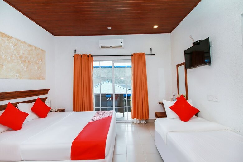 Oyo 242 Dhanamuthu Hotel And Banquets
