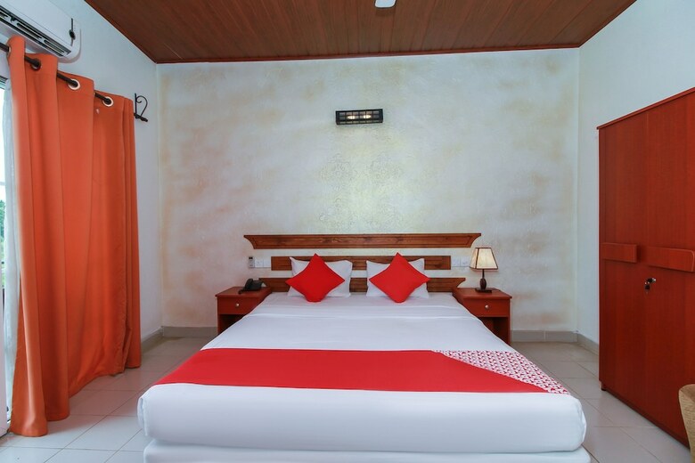 Oyo 242 Dhanamuthu Hotel And Banquets
