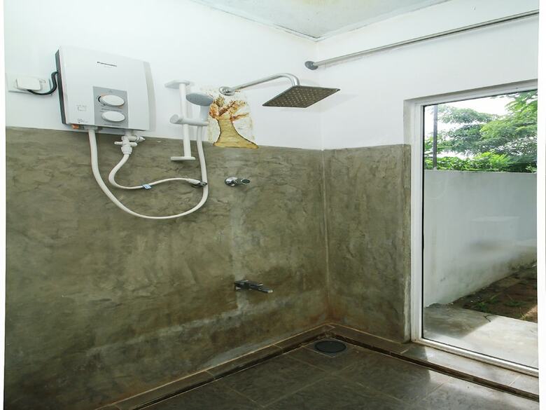 Oyo 242 Dhanamuthu Hotel And Banquets