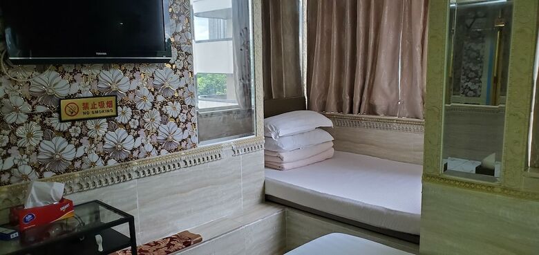 Hi Hotel - Guest House