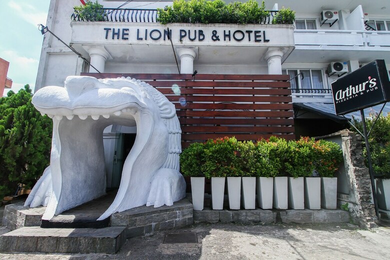 Oyo 233 The Lion Pub & Hotel