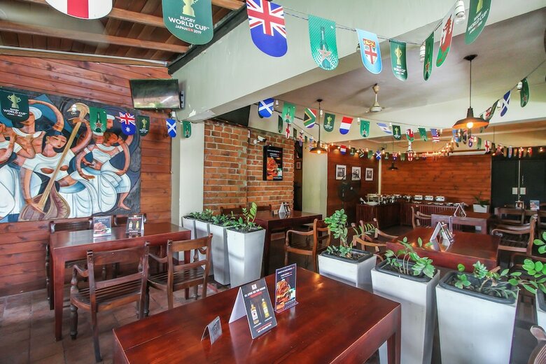 Oyo 233 The Lion Pub & Hotel