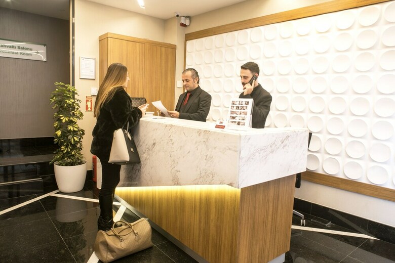 Elm Suite Hotel