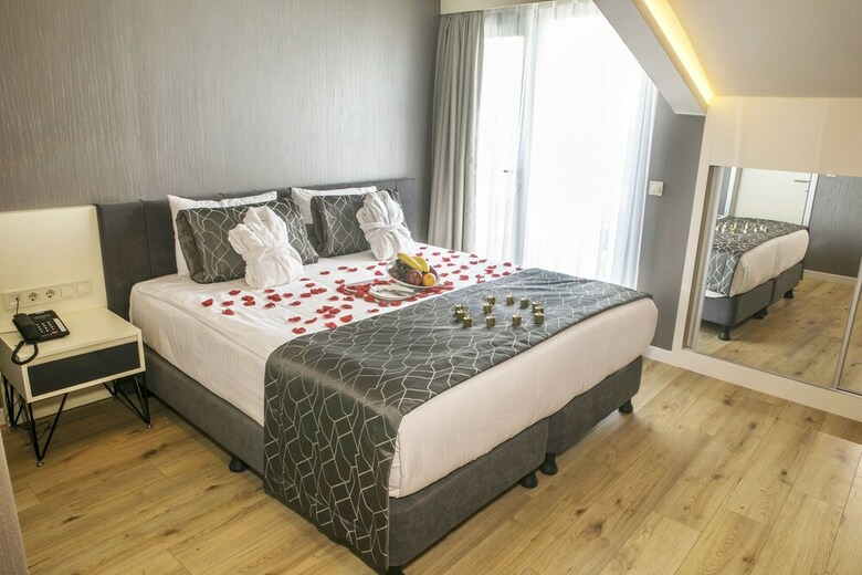 Elm Suite Hotel