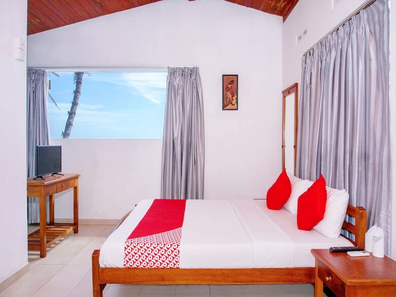 Oyo 246 Roy Villa Beach Hotel