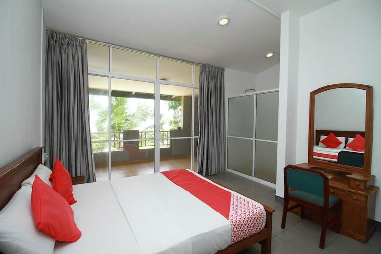 Oyo 246 Roy Villa Beach Hotel